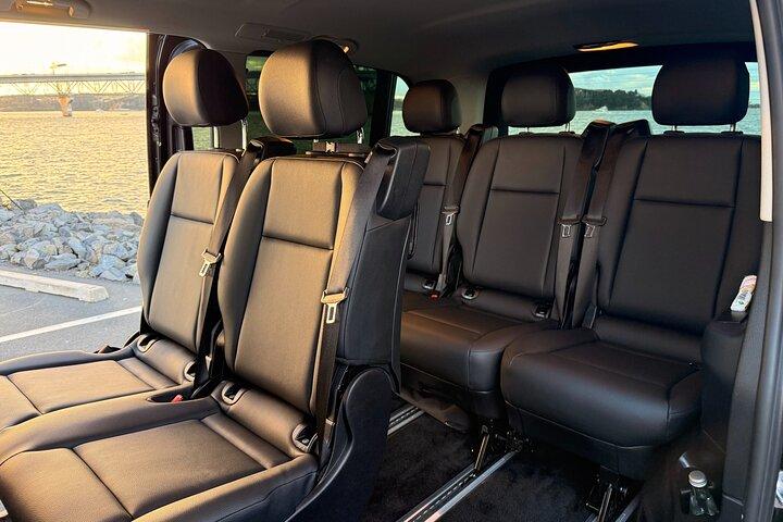 Luxury Auckland Private Tour in Modern Black Mercedes Tourer
