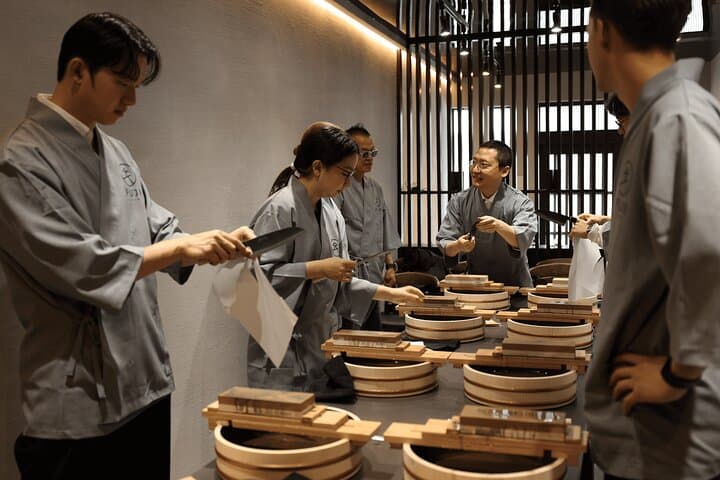 Traditional Japanese Knife Sharpening Class in Tokyo [EN OK!]