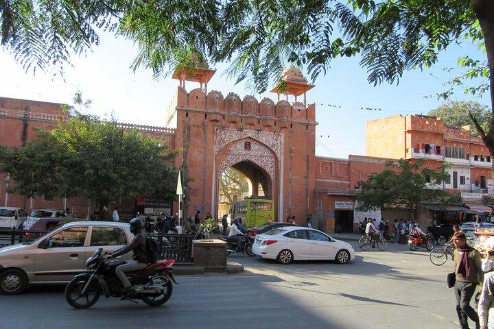 Jaipur Private Sightseeing Full Day Tour By Car and TukTuk