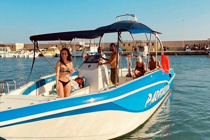 Salento by Sea – Boat Tour between Waves and Wonder Torre Vado