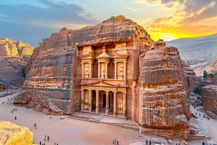 2-Day Tour of Petra and Wadi Rum