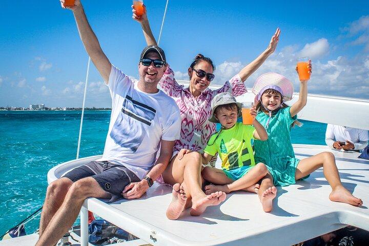 Free Transport 3 in 1 Isla Mujeres Catamaran with Snorkeling