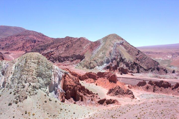 Rainbow Valley and Petroglyphs of Yerbas Buenas