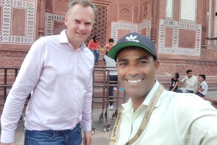 Skip the Line Taj Mahal & Agra Tour by Car
