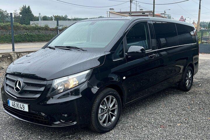 Private transfer from Lisbon to Porto with Tour in 5 cities