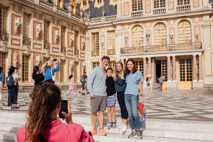Private Versailles Palace and Garden with Van Transfer from Paris