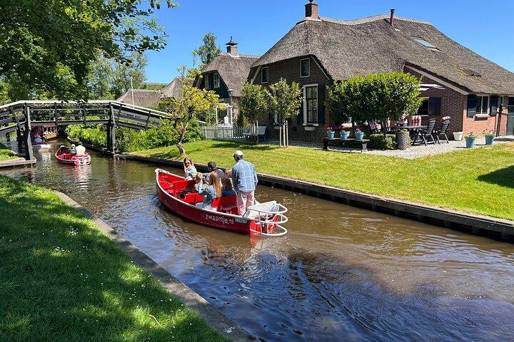 From Amsterdam: Giethoorn Day Trip with Canal & Village Tour
