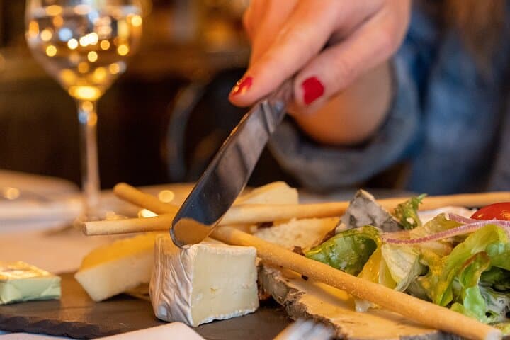 Paris Montmartre Guided Food Tour: A Full Meal by Do Eat Better