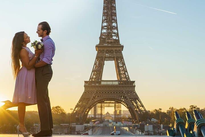 Photo shoot in Paris – Eiffel Tower - 30 min - 15 photos