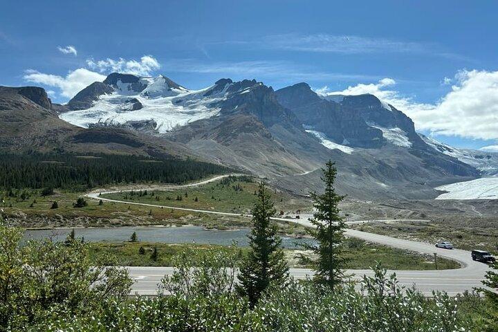 Banff:Columbia Icefield Adventures, Skywalk and Iconic Lakes Tour