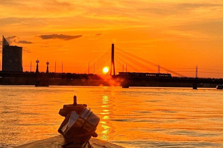 Riga: Private Riga canal boat tour with Welcome Drinks