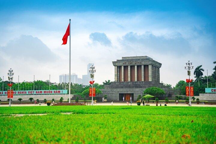 Explore Hanoi like locals