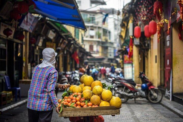 Explore Hanoi like locals