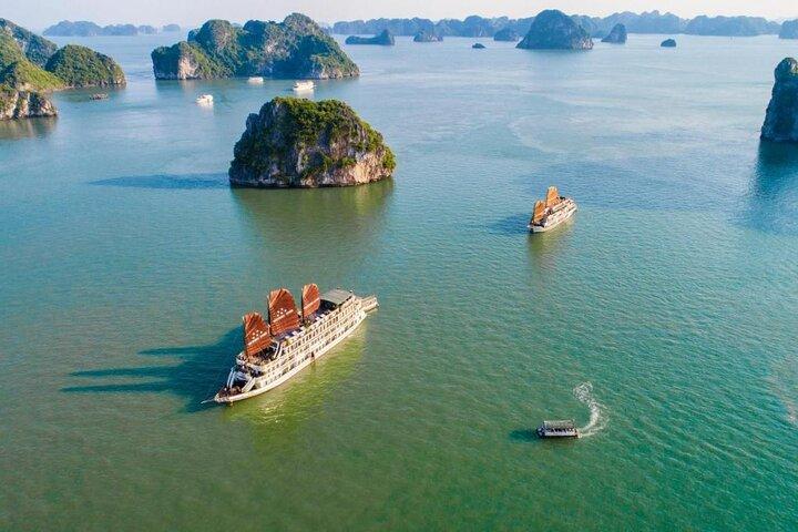 3 Days Ninh Binh and Halong Bay Cruise or Bai Tu Long Bay
