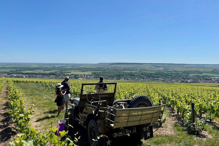 Jeep tour in the Champagne Vineyard with tasting