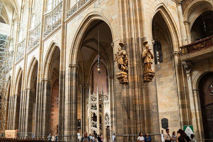 Small-Group Tour of Prague Castle with a local guide