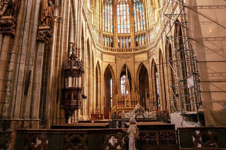 Small-Group Tour of Prague Castle with a local guide