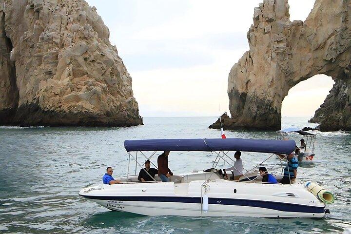 Cabo Yacht Tour to Lovers or Pelícano Beach with Beach Time