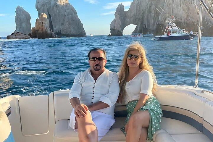 Cabo Yacht Tour to Lovers or Pelícano Beach with Beach Time