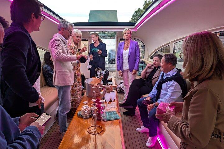 Wine and Cheese Tasting in a VIP Cruise on the Seine