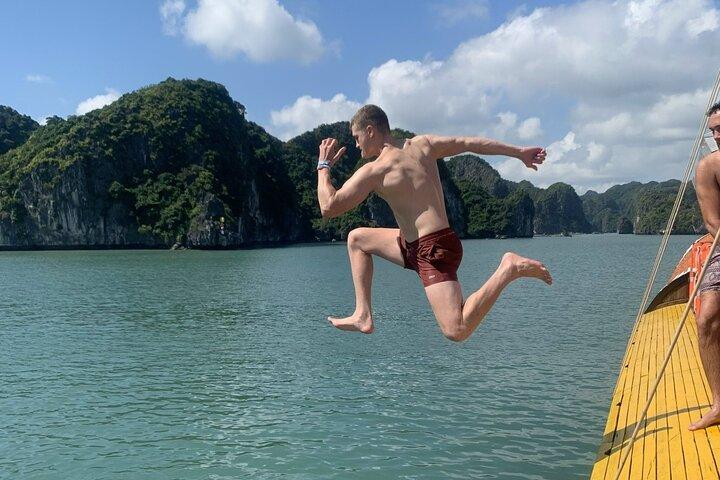Hanoi: Cat Ba Island, Viet Hai Village, Lan Ba Bay 2 Days 1 Night