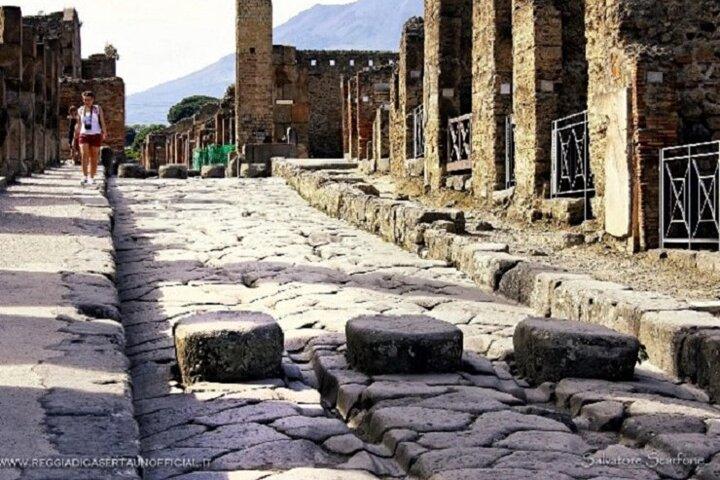 Pompeii Tour from Naples - Group Tour