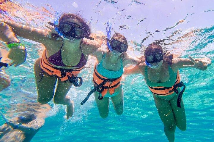 Isla Mujeres Catamaran, Open Bar and Beach Club Tour