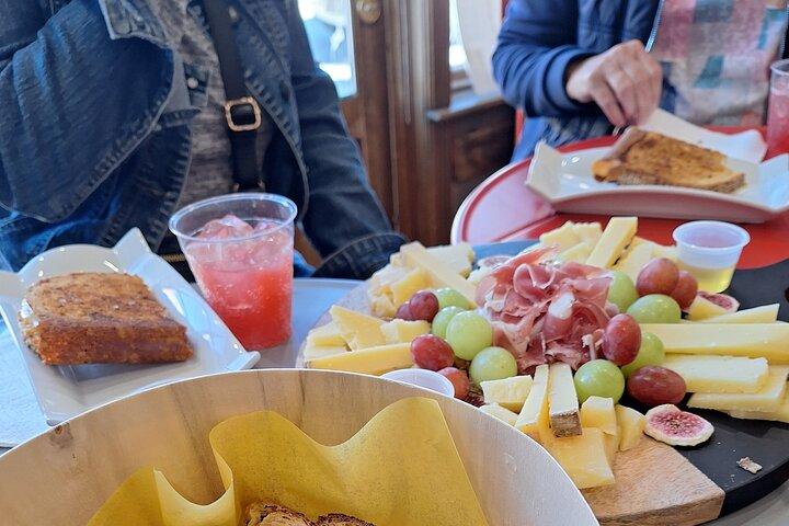 Niagara-on-the-Lake Walking Food, Wine or Beer Tasting Tour