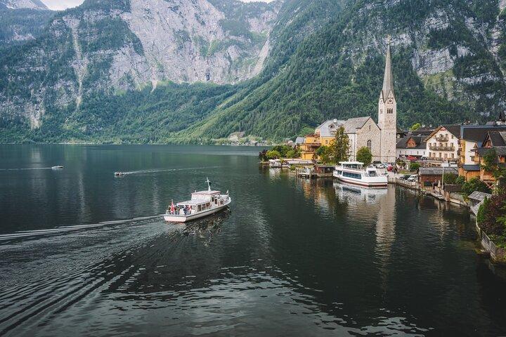 Vienna to Hallstatt and Salzburg Alpine Peaks Day Trip