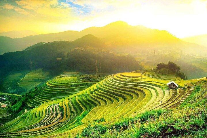 4 Days 3 Nights Ha Giang Loop Group Tour from Hanoi