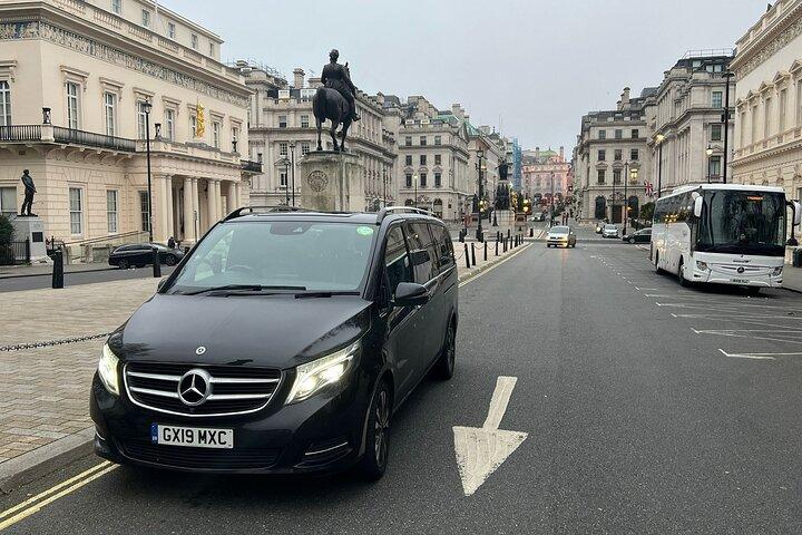 Full Day Private Trip to Windsor Castle, Stonehenge, Bath