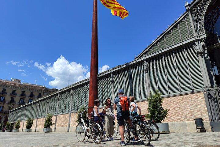 Barcelona: Bike or eBike Tour, Top Sights & Local Insights