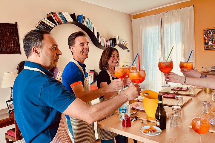 Verona Center: Pasta Class with Dinner & Wine in a Local Home
