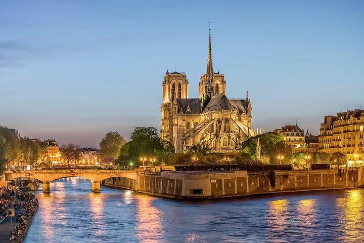 1 Hour Paris Evening Sightseeing Cruise with Illuminations Ticket