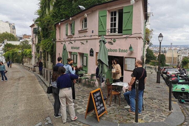 Montmartre & Sacré-Coeur Walking Tour with a Local Guide