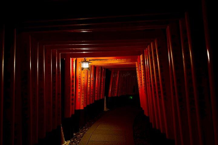 Kyoto Night Walk in Fushimi Inari with 4 Gion Area Highlights