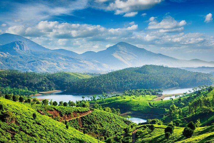4 Days Private Kerala Tour -Kochi, Munnar, Thekkady with 3* Hotel