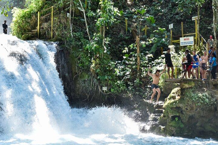 Dunn’s River & Blue Hole Day Trip with Lunch