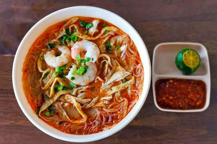 Kuching Foodie Experience Guided Tour with 5 Tastings