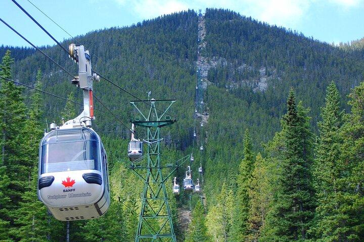 Banff: Gondola, Hot Spring and Three Lakes Tour