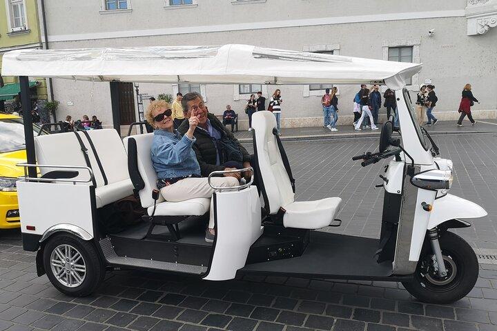 Private Sightseeing Tour using Electric Tuk Tuk Ride in Budapest