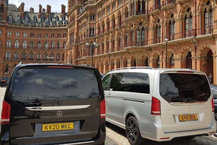 London or Heathrow To Stonehenge Return Private Transfer