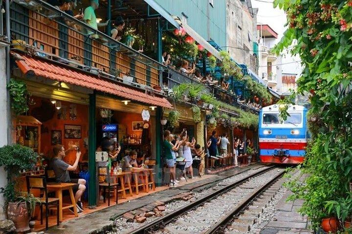Hanoi Old Quarter Street Foodie walking tour and Cycle Tour