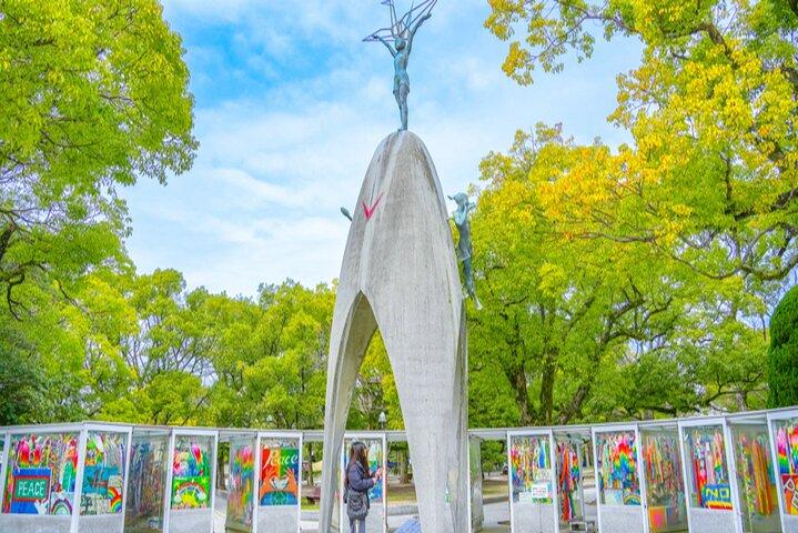 Hiroshima and Miyajima Day Trip with Itsukushima Shrine & Ferry