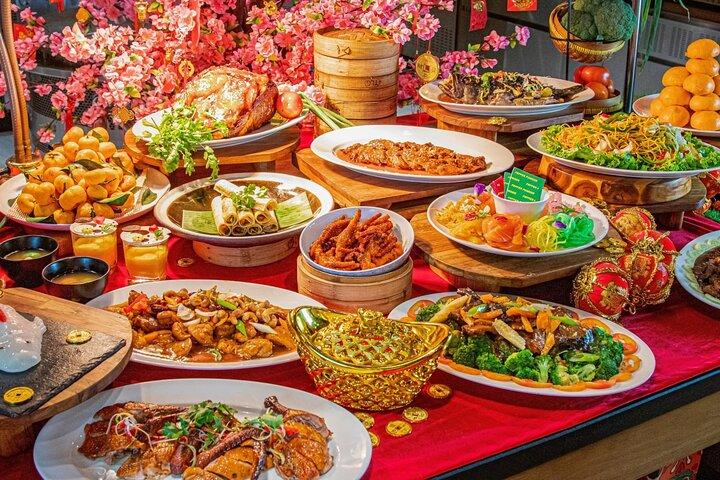 Chinese Restaurant Dinner Experience with Cat Dance Show