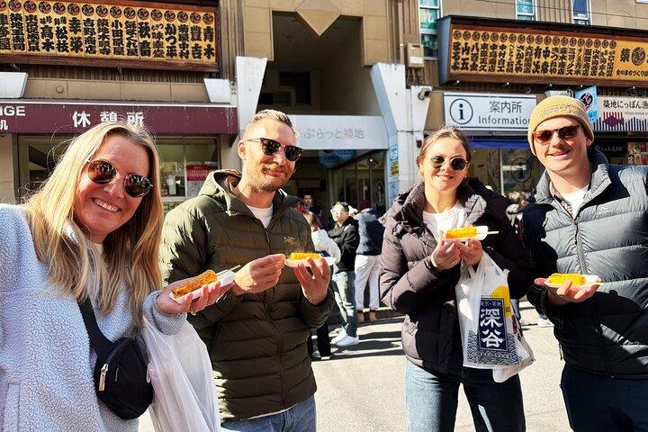 Tsukiji Fish Market: Street Food Tour with Tasting