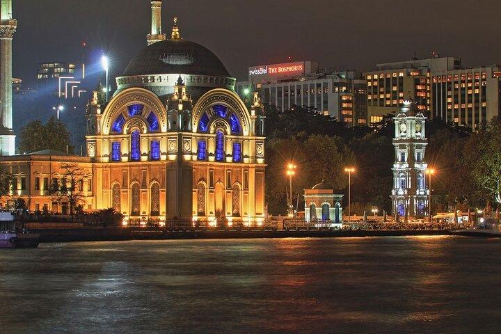 Bosphorus Night Lights: Guided Cruise With Tea and Cookies