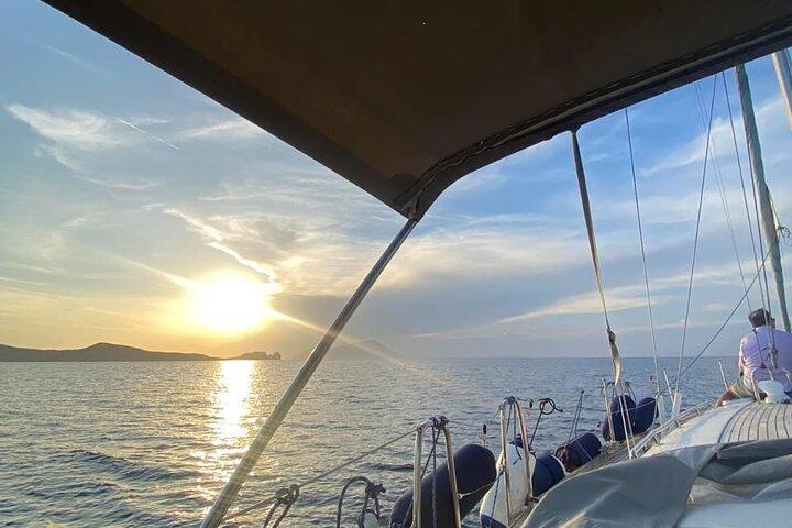 Private 2 Hours Sunset Cruise in Milos — Magical Klima Village