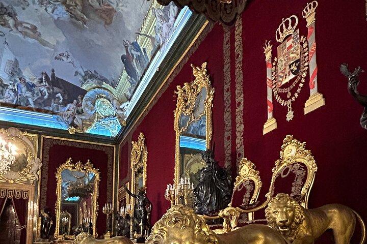 Madrid: Royal Palace Semi-private tour