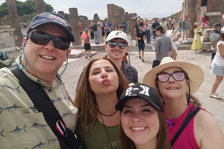 Naples to Sorrento with 2hr Pompeii guided tour or Vice Versa